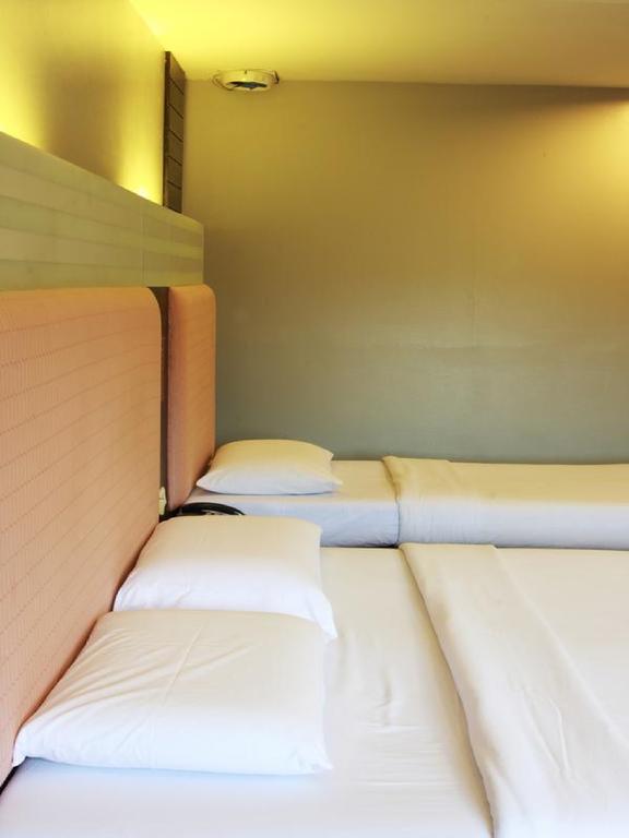 Pradipat Hotel Бангкок Экстерьер фото